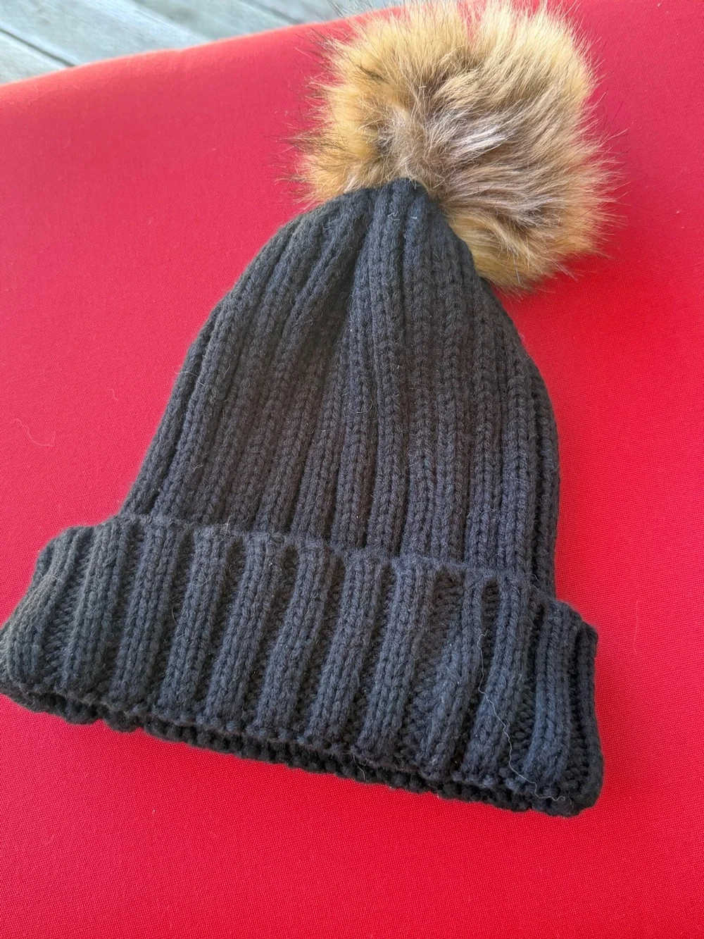 Women’s Black Knit Pom Pom Beanie Hat - Faux Fur Top